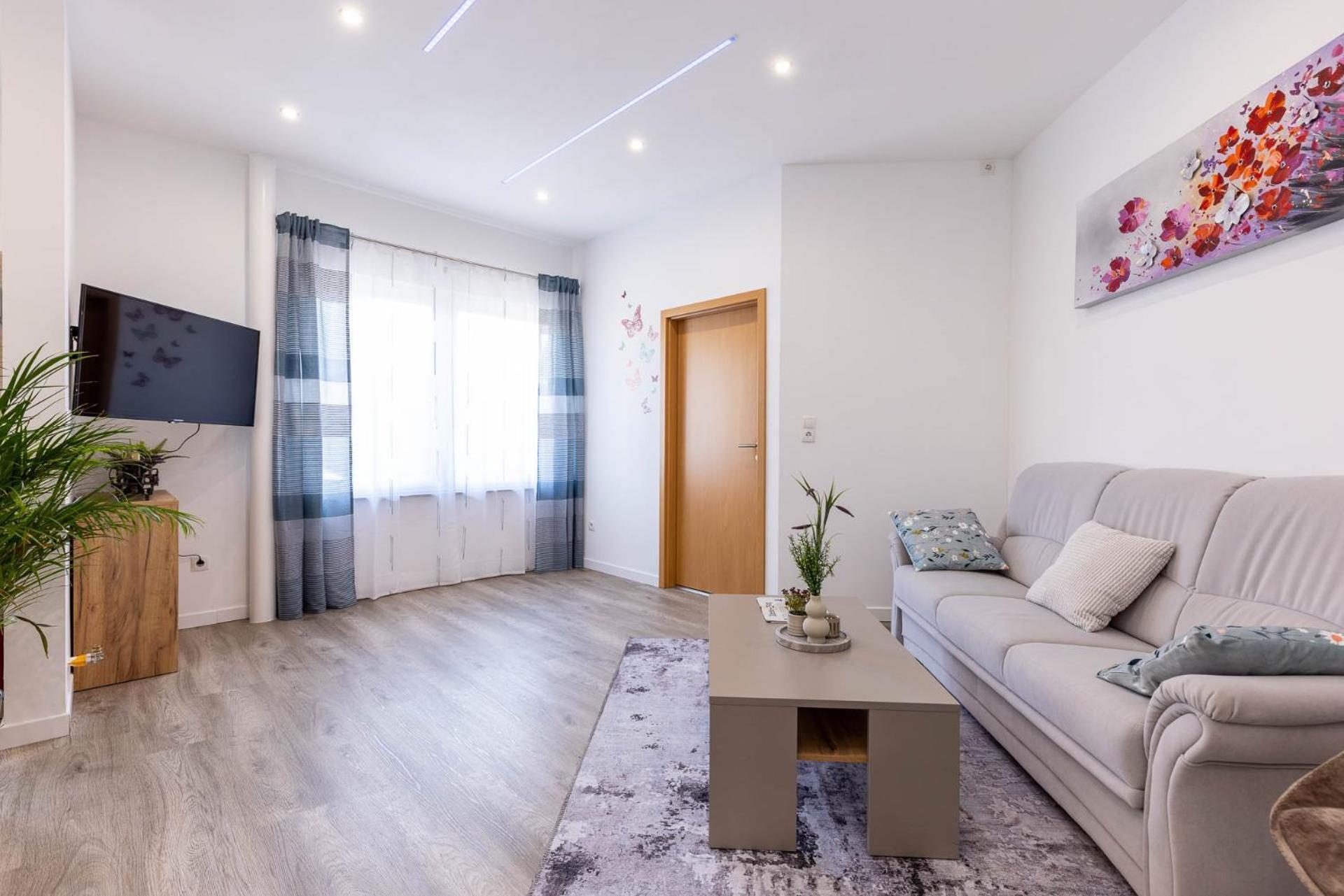 Neu I Ferienwohnung Jasmin Andernach Bagian luar foto