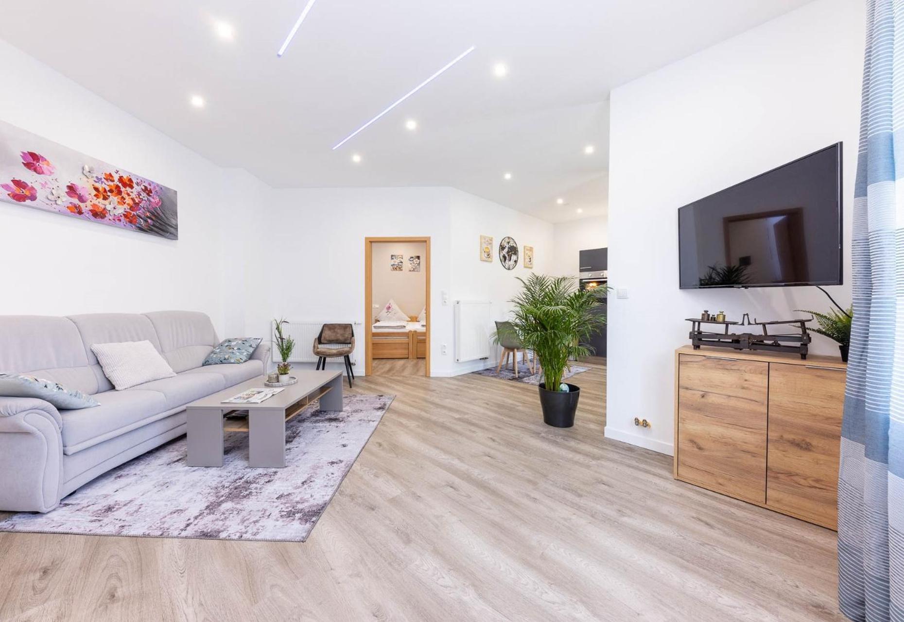 Neu I Ferienwohnung Jasmin Andernach Bagian luar foto